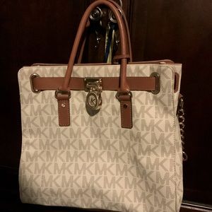 Michael Kors leather shoulder bag